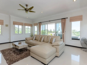 3 Bedroom Pool Villa With Amazing Views TH2