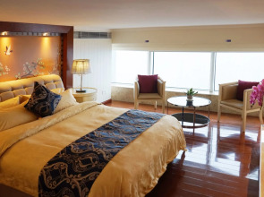 South & North International Apartment