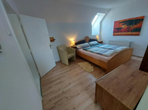 Haus Sonberg mit Garten, semi detached house with garden