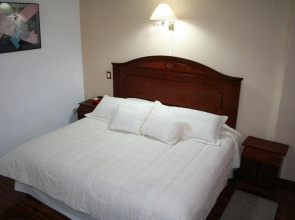 Leo Hotel