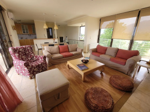 Xenos Villa 2 With 5 Bedrooms Private Swimming Pool, Near the sea