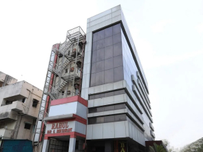 OYO Flagship 42122 Hotel Rahul
