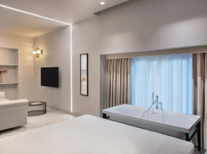 Lady Rose Prestige Suite