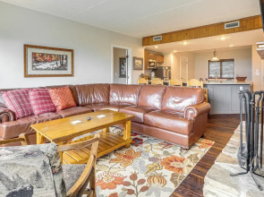 Hike, Swim & Explore: Mtn-view Condo in Gatlinburg