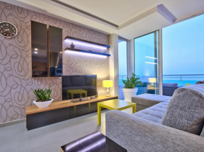 Magnificent Seafront 2-bedroom Sliema penthouse