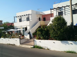Spacious Apartment in Plataanias with Swimming Pool