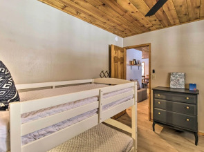 Cozy Heber Cabin Retreat w/ Deck + Fireplace!