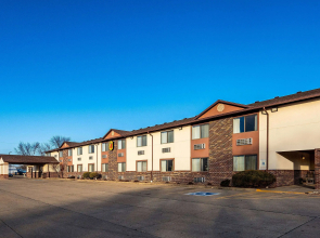 Super 8 by Wyndham Oelwein