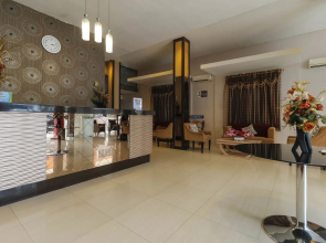 RedDoorz Plus @ Grand Populer Hotel