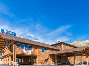 Antler Lodge - Gardiner MT