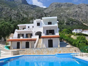 Yiannis Apartments