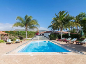 Finca El Picacho Apartments in the countryside 2 Km from the beach