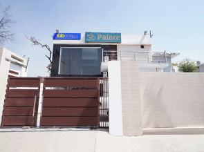 Fabhotel Om Palace