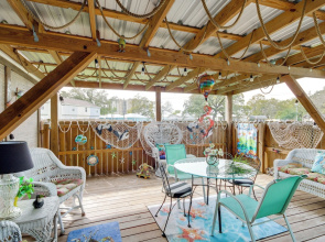 Stroll to Beach! 3BR Gulfport Escape, Pool Access