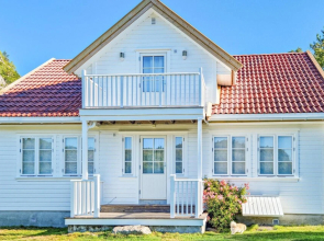Beautiful Home in Farsund With 4 Bedrooms and Wifi