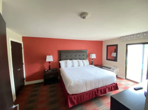 Polynesian Hotel & Suites Wisconsin Dells/Lake Delton