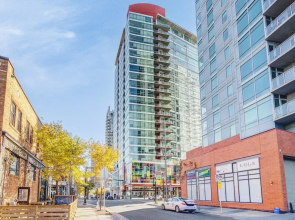 Luxury Condo With City Views Near Stampede Park