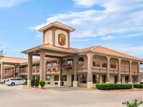Super 8 by Wyndham Grand Prairie Southwest