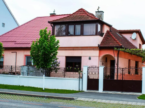 Mary Apartment