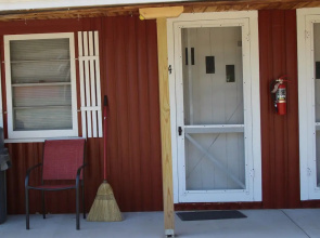 Two Rivers Motel and Cabins