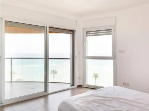 O&O Group - Stunning Sew View 3 BR Apartment Iconic Tower