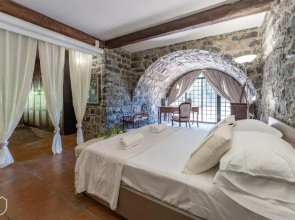Menadel Apartment