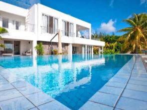 Island's Edge Luxury Private Pool Villas