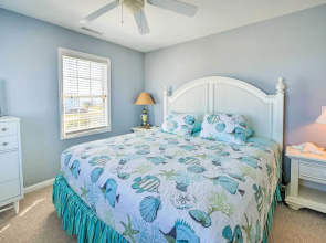 Spacious North Topsail Family Home With 2 Decks