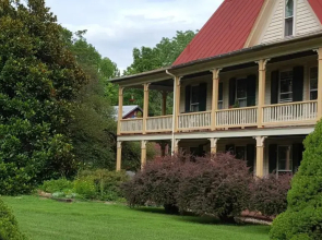 Hummingbird Inn