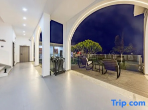 Yishan Banye Homestay (Longqi Wharf Branch)
