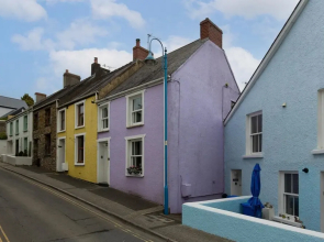 A Stone s Throw - Sea Views Yards From Beach