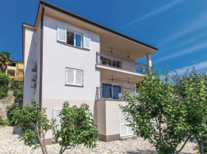 Stunning Home in Icici With Wifi and 2 Bedrooms