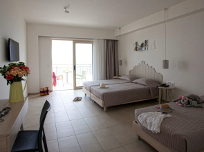 Maravel Star Art Hotel