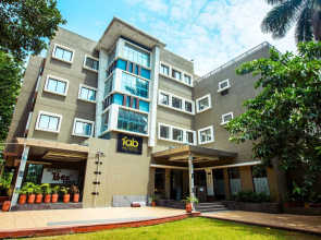 FabHotel Bee Town A.B Road
