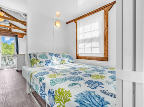 Aqua Lodge Rentals At Coconut Cay