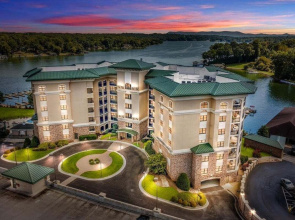 Lake Stardust - Condo With Pool ! Pet Friendly