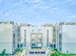 Luxurious 1 BR Apartment near Point 90 Mall✯