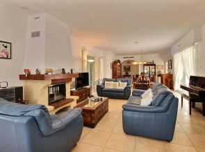 Villa Bois Dore