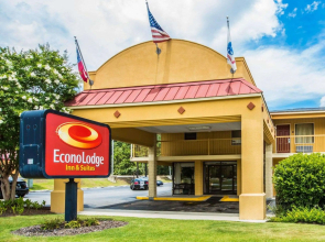 Econo Lodge Inn & Suites Columbus near Fort Benning