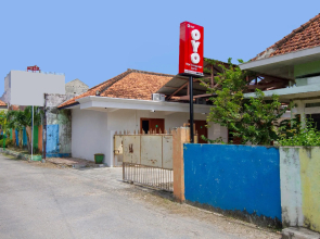 Griya Temenggungan Syariah by OYO Rooms