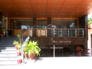 MD 9 Star Hotel