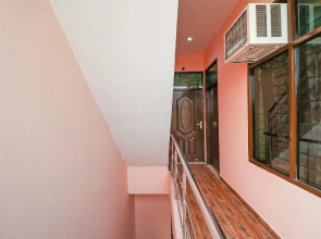 OYO 76432 Apsra Inn