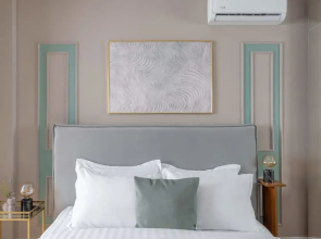 Holt s Sublime Minty Fresh 1BR on the Park