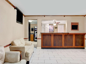 Super 8 by Wyndham West Memphis