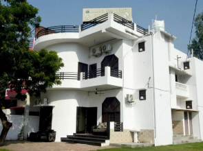 mallapur guest house and marriage lawn