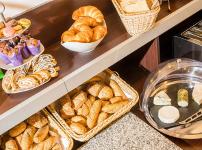 Best Western Plus Celebrity Suites