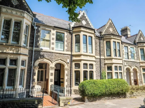Pontcanna Sapphire-Cardiff City Centre