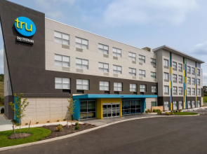 Tru by Hilton Radford, VA