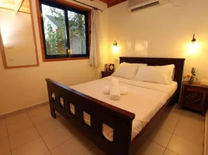 Cabins Tammuz