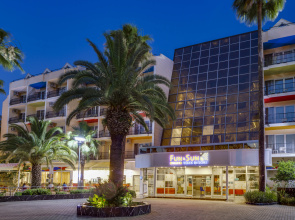 Voxx Resort